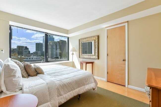 Photo - 65 E India Row Unit 21A