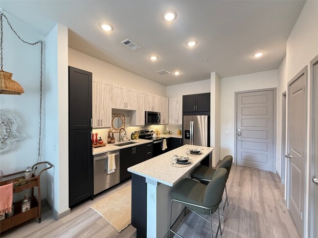 Building Photo - 11604 Stonehollow Dr Unit A4.245