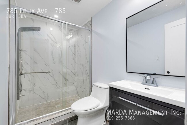 Photo - NEW RENOVATED 3 BED / 2.5 BATH! + HYDRO & GAS Unité 785