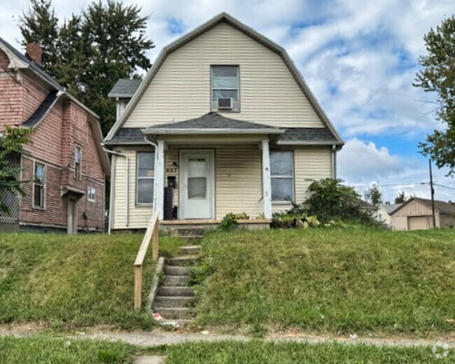 Building Photo - 2-bedroom, 1-bathroom rental located in Ea...