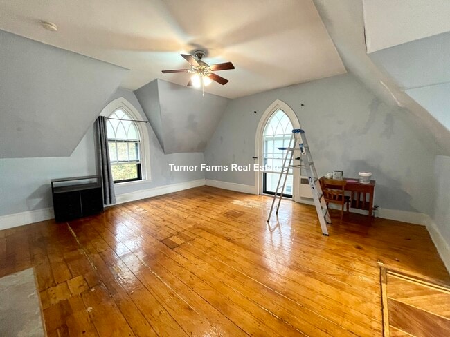 Photo - 139 Hillside St Unit A