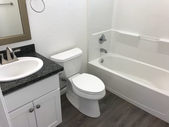 Photo - 394 Reservation Rd Apartamentos