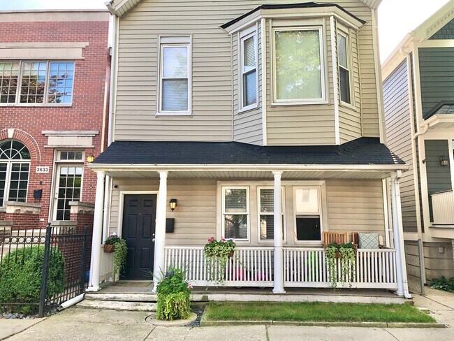 Photo - 3631 N Hermitage Ave Unidad 2R