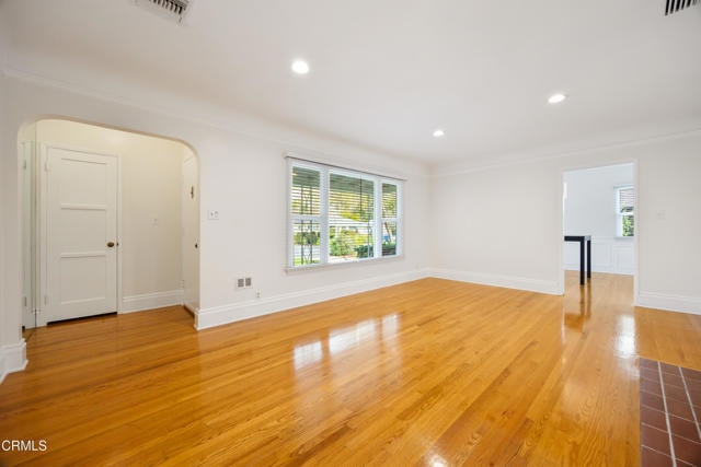 Photo - 2380 Queensberry Rd