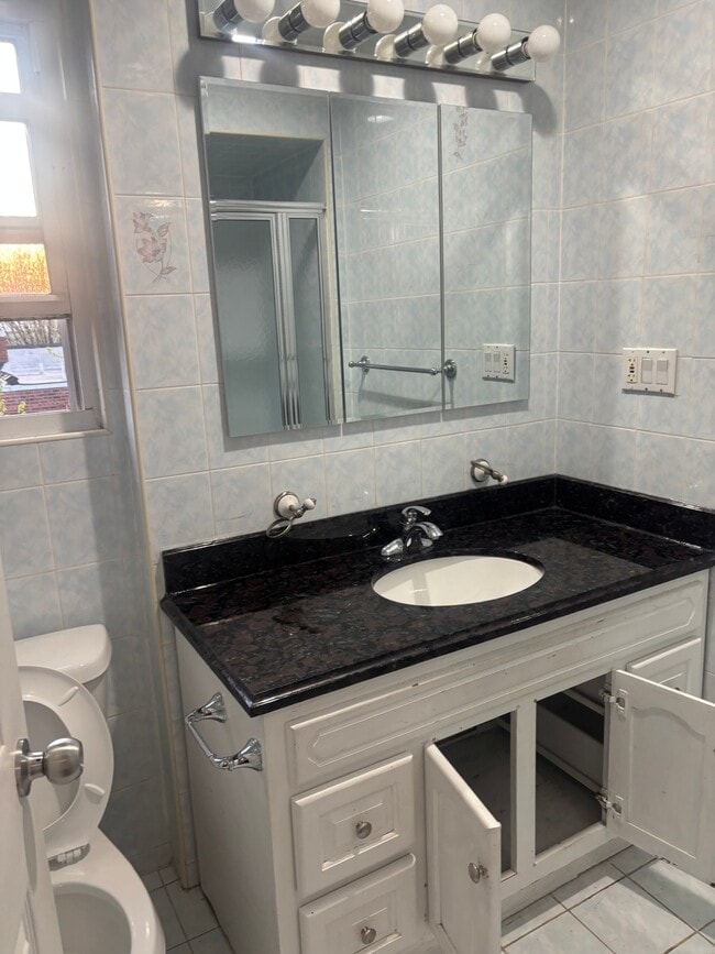 Photo - 25-07 College Point Blvd