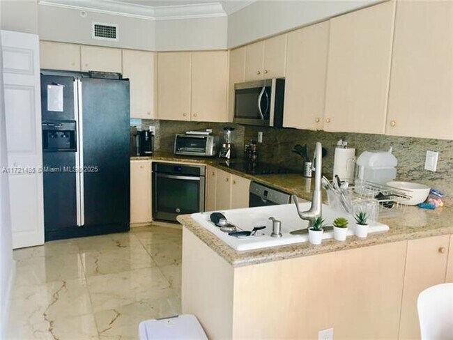 Photo - 3370 Hidden Bay Dr Unit 3370 Hidden Bay Dr  2010