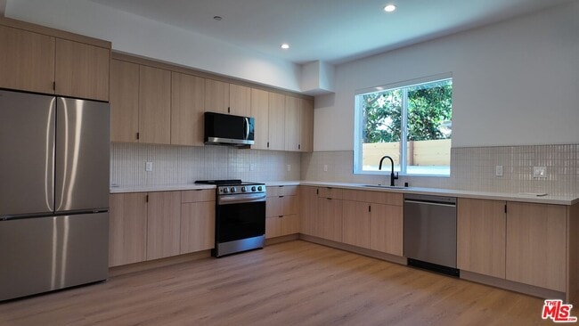 Photo - 5248 Auckland Ave Unit 3/4