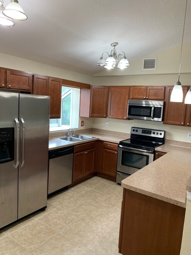 Photo - 7055 Lassen Ave