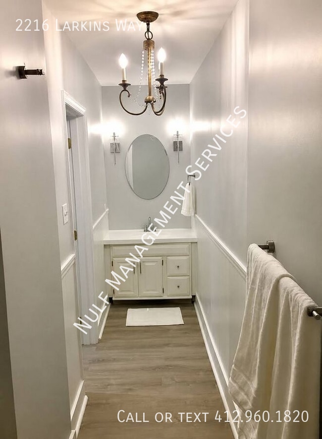 Photo - 2216 Larkins Wy