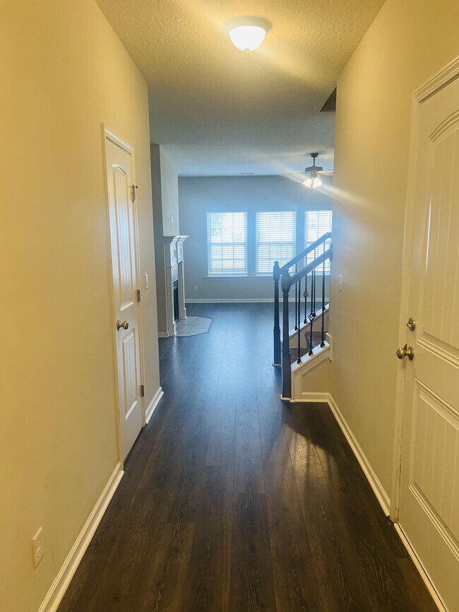 Photo - 16 Cassels Ct