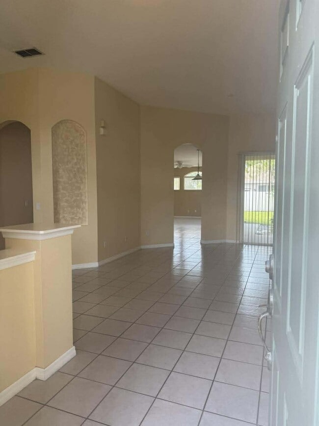 Photo - 2725 Old Redpine Way