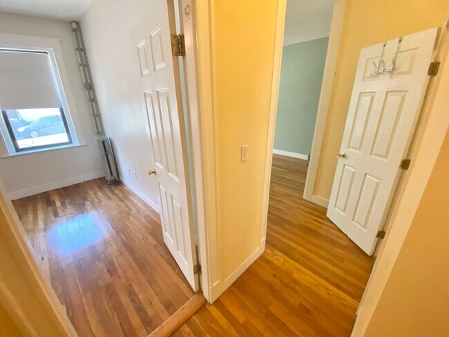 Photo - 2Br/1Bth Great location, Brookline line, Laundry in building! Parking available! Walk to Green Line