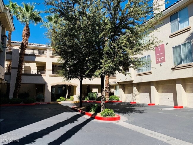Building Photo - 7127 S Durango Dr Unit 211