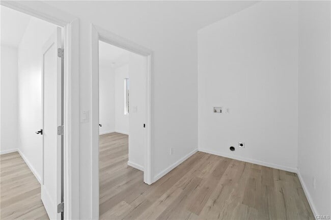 Photo - 8512 Wilbur Ave