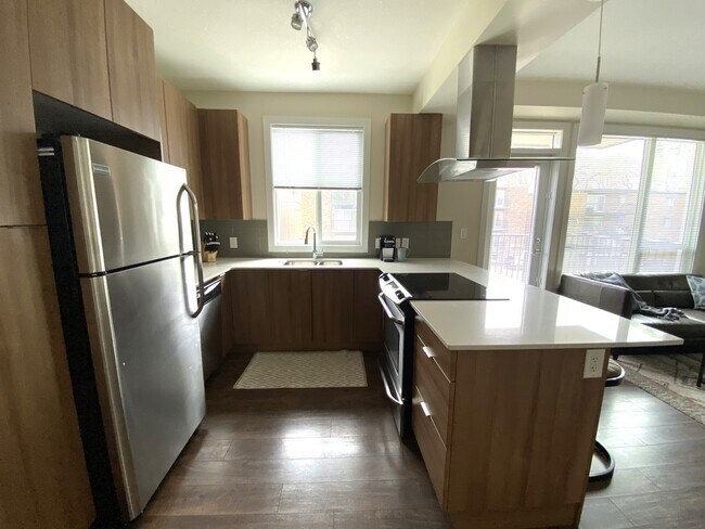 Photo - 9907-391 91 Ave NW