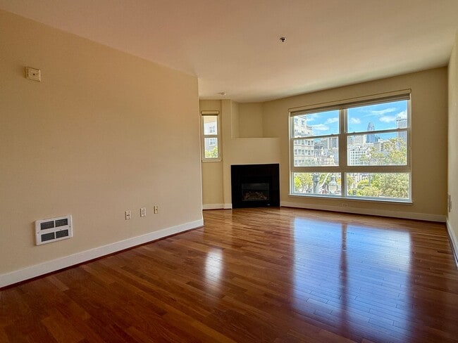 Building Photo - Beautiful 2 bedroom, 2 bath condo for rent... Unit 206
