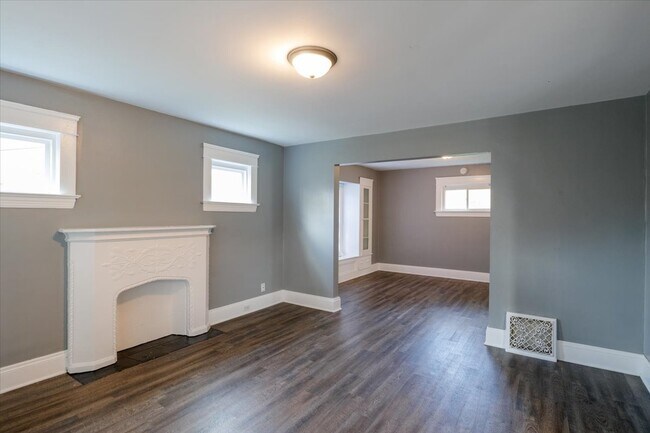 Photo - 15925 Friend Ave