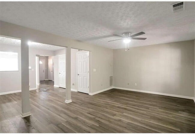 3833 Waldrop Ln