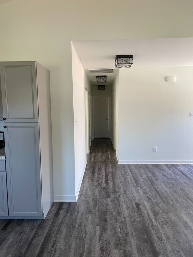 Photo - OCTOBER MOVE IN SPECIAL!                  ...