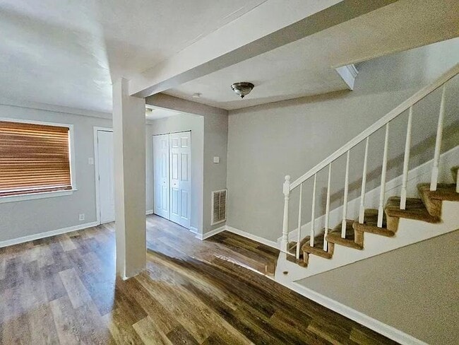 Photo - 3322 Lens Ave