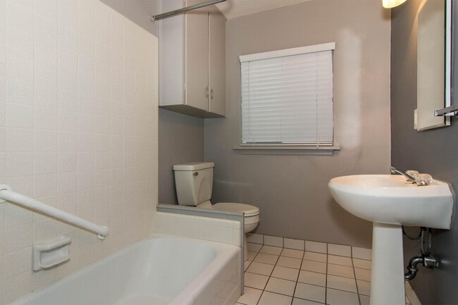 Photo - 1464 E Harrison Ave