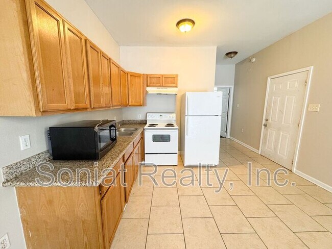 Photo - 1211 S Clark St