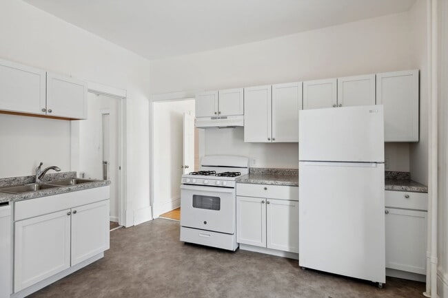 Building Photo - 1811 E 28th St Unit 1