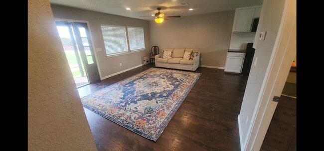 Photo - Granbury TX ; 2 bed 1 bath duplex! Water provided