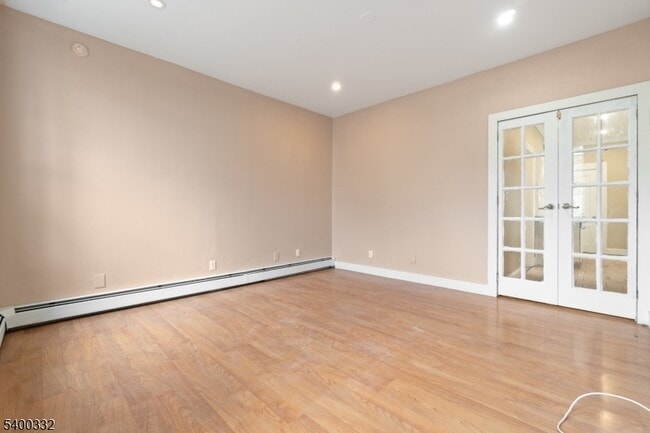 Photo - 288 N 6th St