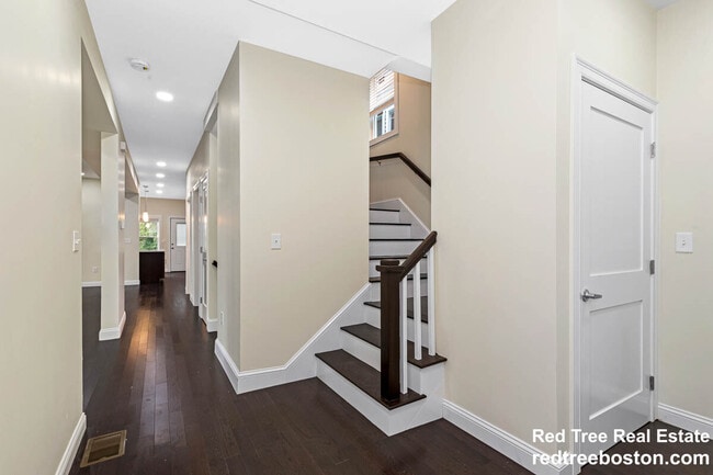 Photo - 77 Winchester St