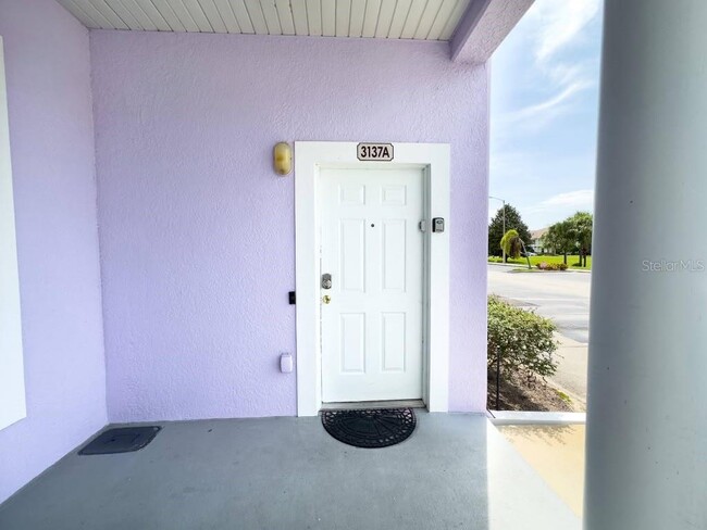 Building Photo - 3137 Sun Lake Ct Unit A