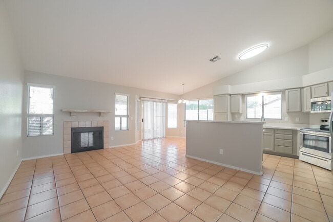 Photo - 6566 E Fox St