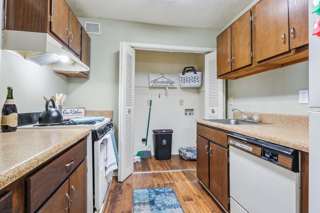 Reserve at Twin Oaks