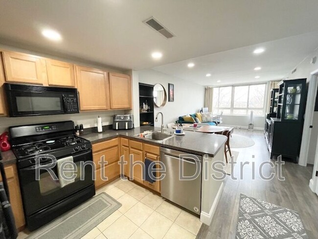 Photo - 350 G St SW Unidad APT 619-N