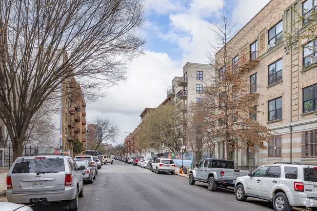 Photo - 547 Lincoln Pl