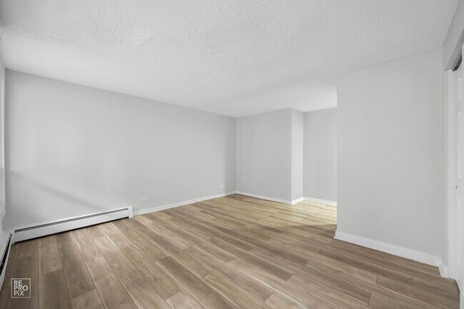 Photo - 6832 S Crandon Chicago, IL 60649