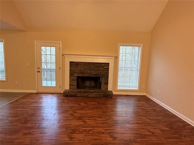 Photo - 175 River N Ct