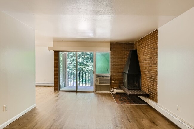 Photo - 620 Mathews St