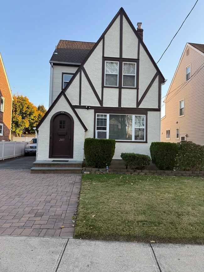 Building Photo - 283 Houston Ave Unit 1st floor