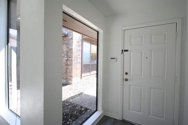 Photo - 16933 Davenport Ct