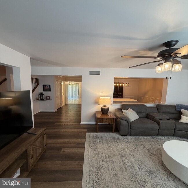 Photo - 3728 Swetland Dr