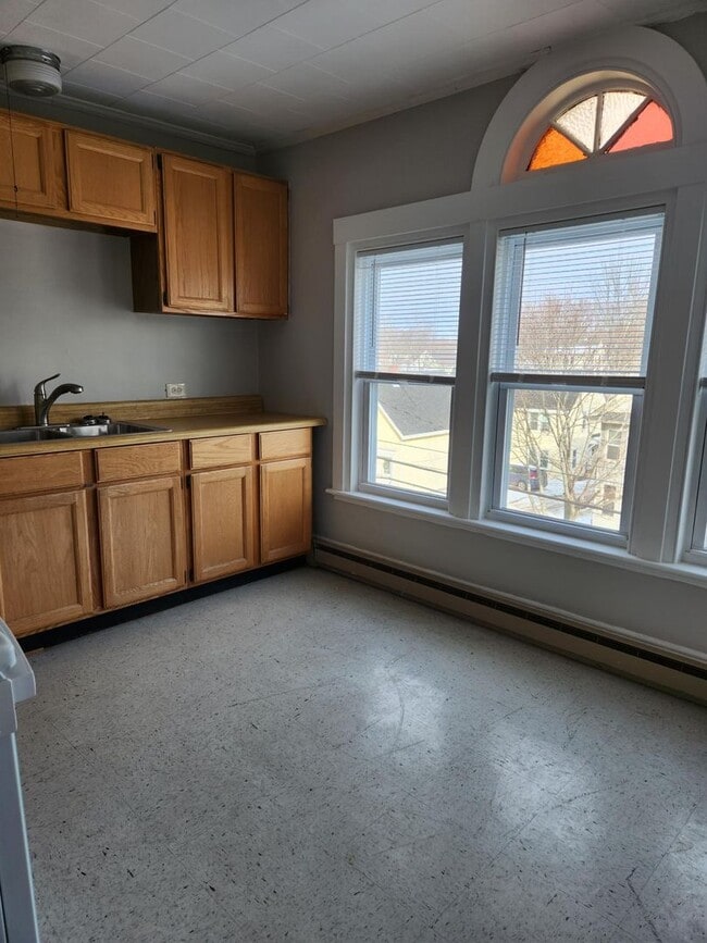 Building Photo - 99 State St Unit 2