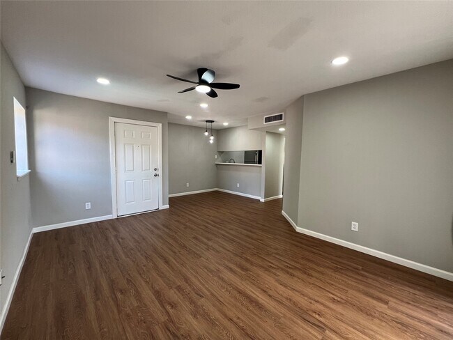 Photo - 10601 South Dr Unidad 73