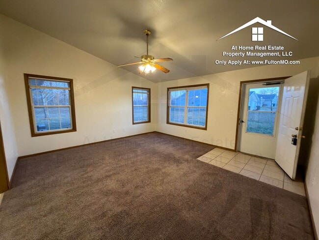 Photo - Sabre Circle 497–499 Duplex Unit 499 Sabre Circle