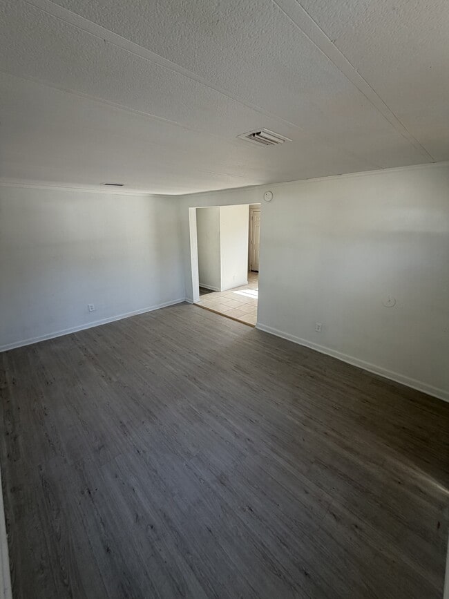 Photo - 1834 44th St S