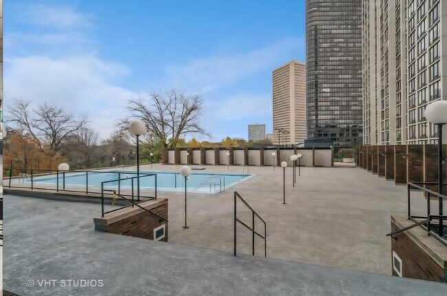 Photo - 5455 N Sheridan Rd Unidad 405