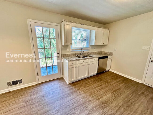 Photo - 280 Summer Pond Trail