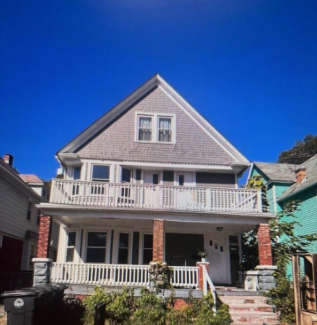 Building Photo - 10707 Hampden Ave Unit #3