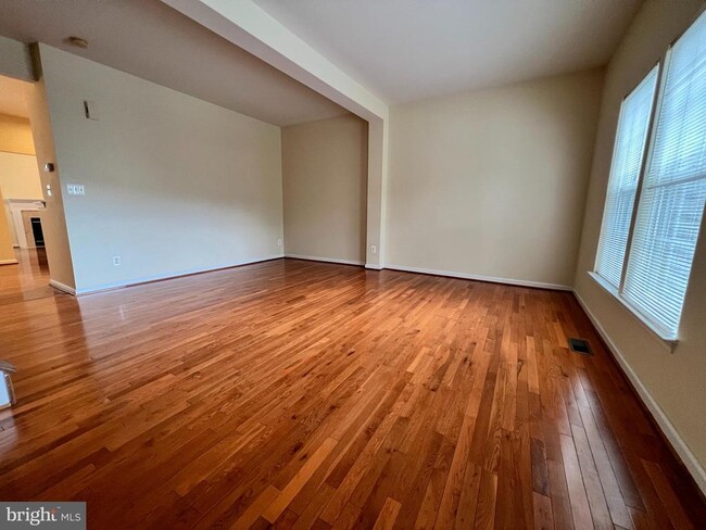 Photo - 10168 Elgin Way