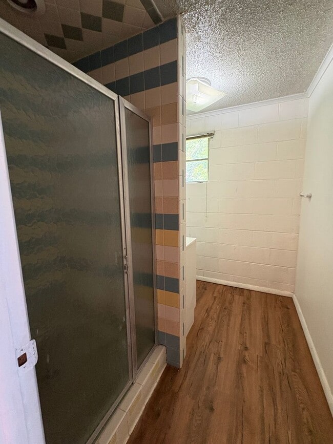 1620 1/2 N. Grand